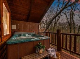 Log Cabin, Hot Tub, Fireplace, Pool Table & Views!, отель в городе Севьервилл