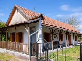 Tulipános Porta, appartement in Sarud