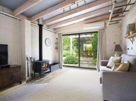 Little Haven Leura Cottage with Spa Bath and BBQ, спа-готель у місті Лера