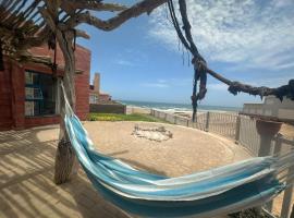 Seaview holiday home, hotel di Hentiesbaai