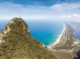 Villetta parco storico, hotell i Terracina