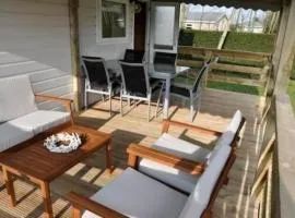 Strandnahes Chalet mit überdachter Veranda