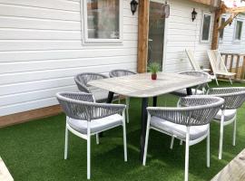 Chalet Between Ostend and Bruges – hotel przy plaży 