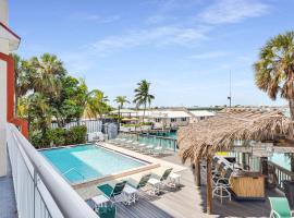 Aruba - Downtown Waterfront 2x2 Dock & Pool Pet-Friendly, hôtel à Key West