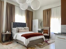 Citrine-dreamy Mall Studio Unit, hotel di Crown Point