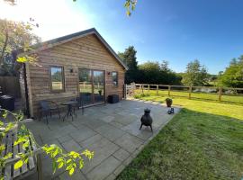 Lakeside Lodge, cabin in Eastleigh