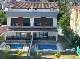 Villa Isra 5 plus 1 Bedroom Villa Private Pool and Garden – hotel w mieście Antalya