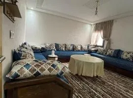 Lovely APT near Super Market parking Wifi AC