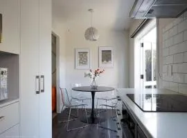 Gorgeous Mission Bay apartment with private garden