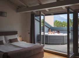 Hi Room with Jacuzzi and SPA access, hotel a Trento