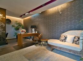 Relax in Style Boutique hotel-Adults Only, готель у Брашові