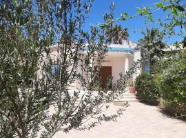 Villa à Chott-Meriem, Sousse, 400 m de la plage, hotel v destinácii Sousse