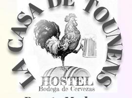 Hostel La Casa de Tounens, מלון בפוארטו מדרין