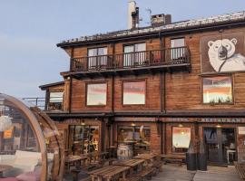 Orso Bianco Hotel & Chalet, hotell i Sauze dʼOulx