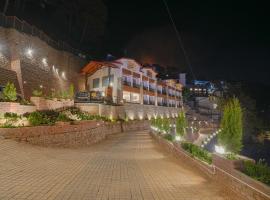 Viesnīca The Sanawar Heights I Kasauli I New Property pilsētā Kasauli