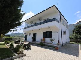 Apartment Baza Hostel, hotel v mestu Berat