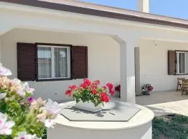 Villa Sole near the sandy beach, parking & wifi