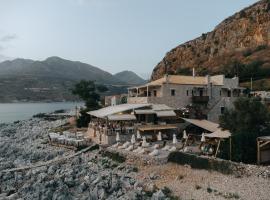 Kourmas Suites, hotel v destinaci Limeni