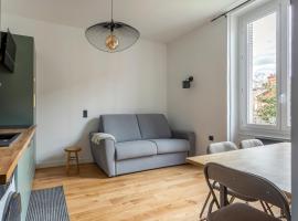 Appartement totalement rénové 4 couchage proche Lyon, hotel u gradu 'Oullins'