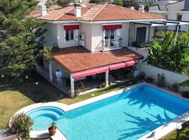 Luxury Villa in CESME - ILICA，位于切什梅的酒店