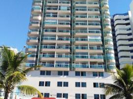 Flat Frente Mar com Varanda, hotell i Vila Velha