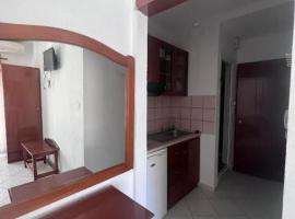 Theodora guest house, hotel en Neoi Poroi