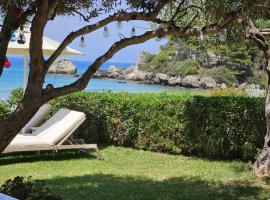 Corfu Glyfada Beach Apartment 13, хотел в Глифада