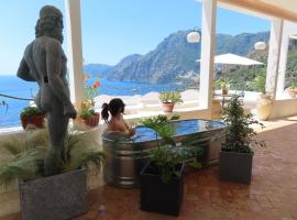 Villa Santa Chiara Positano Suites، فندق في بوسيتانو