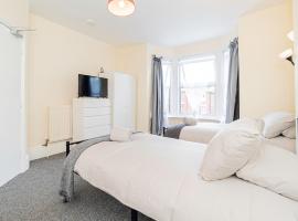 Shirley House 5, Guest House, Self Catering, Self Check in with smart locks, use of Fully Equipped Kitchen, close to City Centre, Ideal for Longer Stays and Fawley contractors, hotell Southamptonis