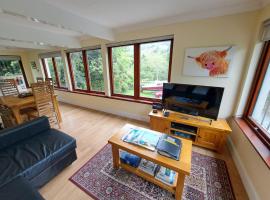 Loch Ness Balcony Apartment, hotel en Drumnadrochit