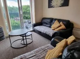 Greenings Apartment Warrington - 2 Bed with FREE off road Parking & Wifi