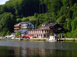 Hotel Roter Kater, viešbutis Kaselyje