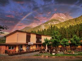 Reitstall und Saloon San Jon, Hotel in Scuol