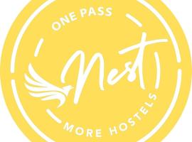 Los Amigos NEST hostel، بيت شباب في La Mareta