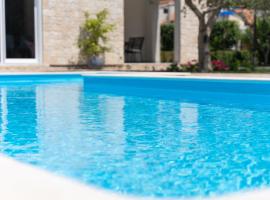 Apartments Coronata, hotell i Biograd na Moru