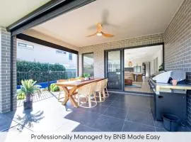 Macquarie Entertainer - Pool Retreat, Pet Friendly