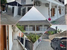 MJhuis Female Homestay, hotel din Salakan