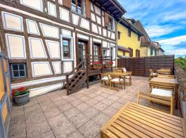 La Maison Bleue - Historic House in the Heart of Riquewihr, hotel di Riquewihr