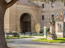 Parador de Sto. Domingo Bernardo de Fresneda, viešbutis mieste Santo Domingo de la Kalsada