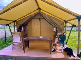 Spokojny Glamping, luxury tent sa Rzucewo