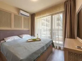 Golden Sands Apartment