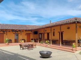 Hotel Campestre Ronda Ecuestre Rionegro、ラ・セハのペット同伴可ホテル