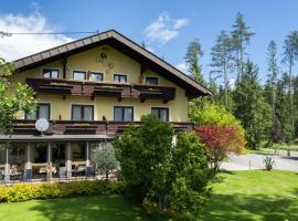 Pension Fischinger, hotel din Feldkirchen in Kärnten