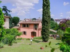 Stalla - Villa with garden in the historic center