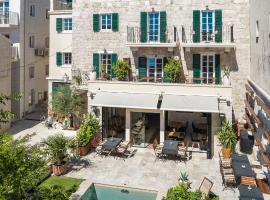 NEW - Casa Columba - 4 Star Luxury Rooms with Outdoor Pool & Private Garden, B&B di Makarska