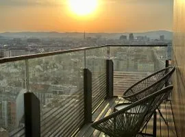 PANORAMA SKY Apartment I Rooftop Pool I Metro station