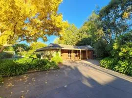 Hahndorf Home, walk to main st, sleeps 8