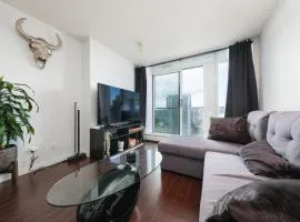 Central 1-Bedroom Apartment with Pool, Jacuzzi & Sauna