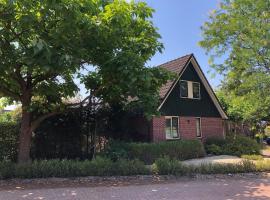 Geräumiges Ferienhaus mitten im Wald, hotel sa Winterswijk