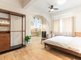 Baan Old Town Boutique Stay, Phuket Town, hostel in Phuket